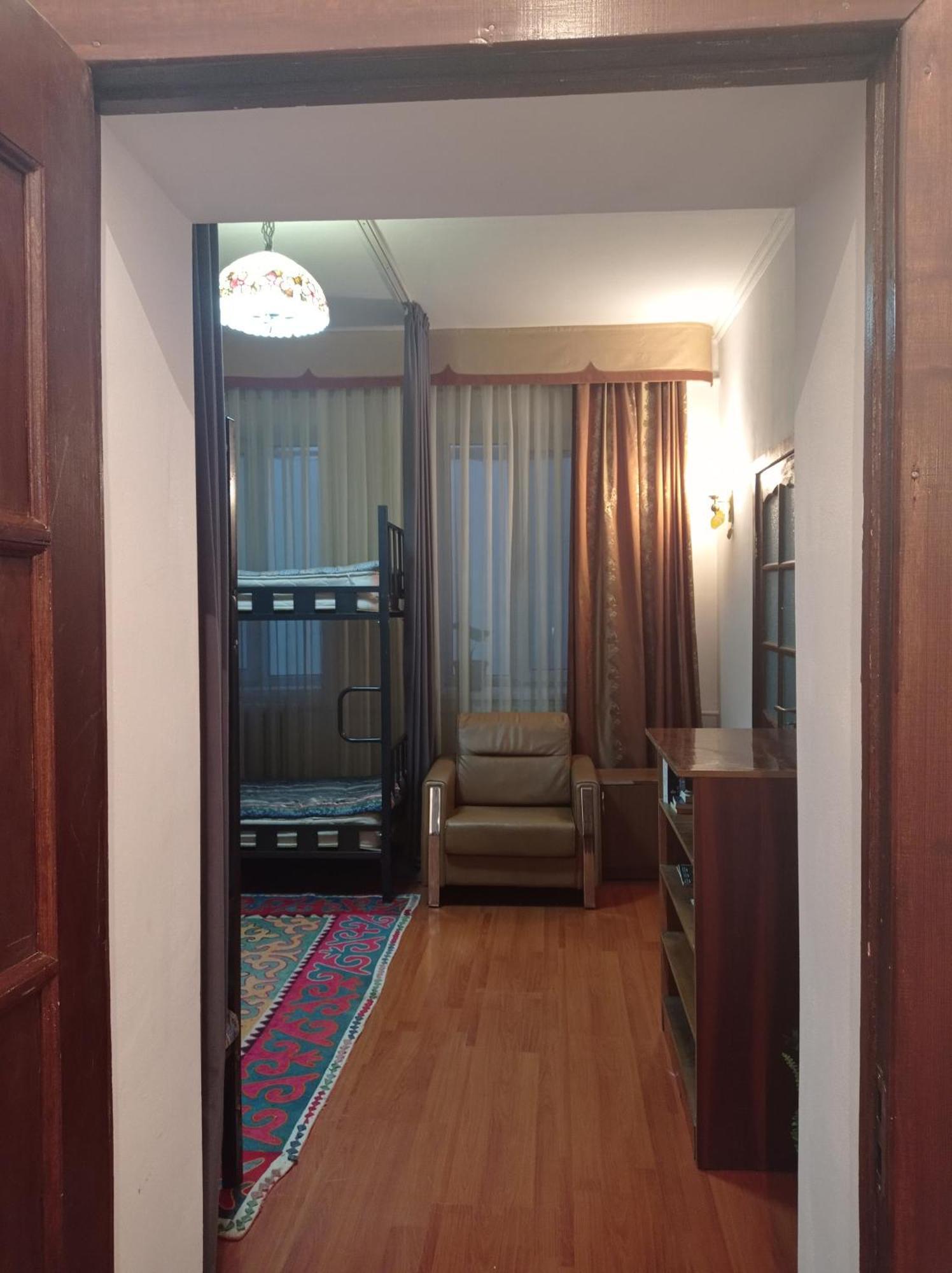 Kgb Home Hostel Bisjkek Eksteriør billede